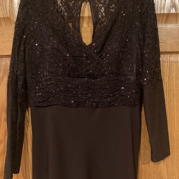 JS Collections long black lace dress - Picture 5 of 8